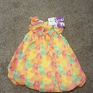 Infant sleeveless coverall/onesie